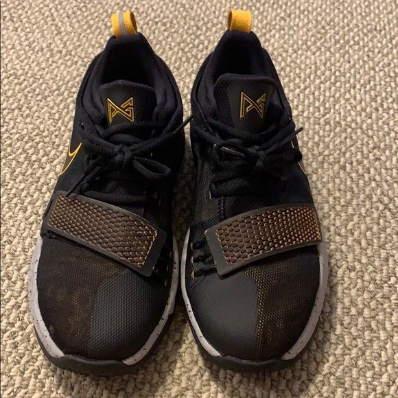 nike basketball shoes size 5.5